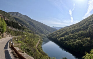 affluent du Lac de Shkodra en route vers Tirana